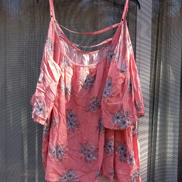 Torrid Top size 4 NWT. - Picture 2 of 4